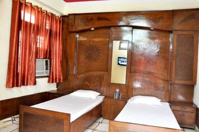 Hotel Anuradha Palace